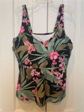 NWT Kona Sol floral swimsuit top